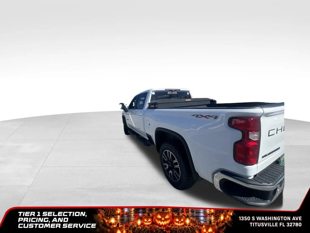 Used 2020 SUMMIT WHITE Chevrolet LT image 10