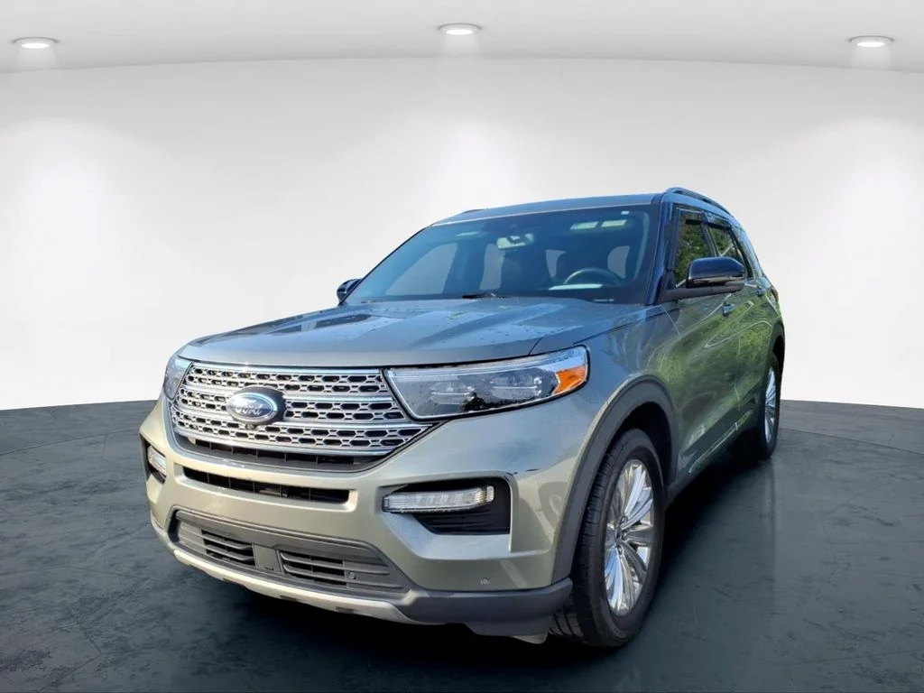 Used 2020 Green Ford Limited image 4