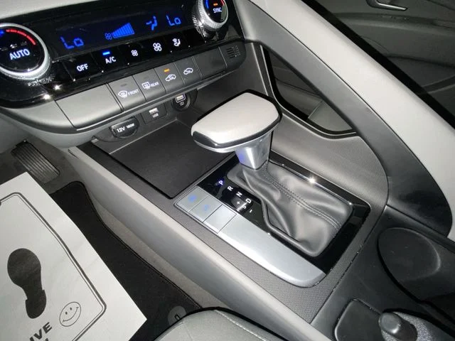 Used 2022 Gray Hyundai SEL image 19