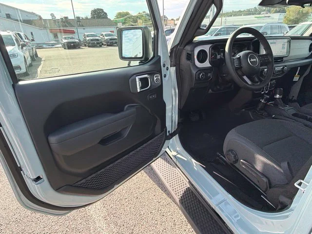New 2027 White/off-white Jeep Sport S image 11