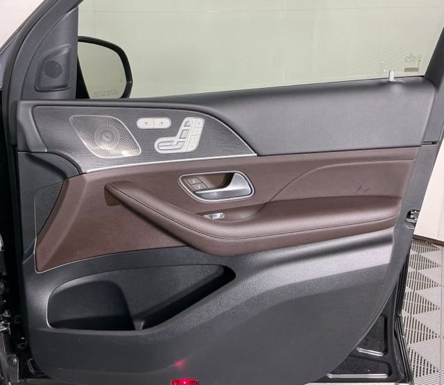 Used 2023 Black Mercedes-Benz GLS 450 image 26