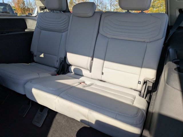New 2025 Agate Black Metallic Ford Platinum® image 31
