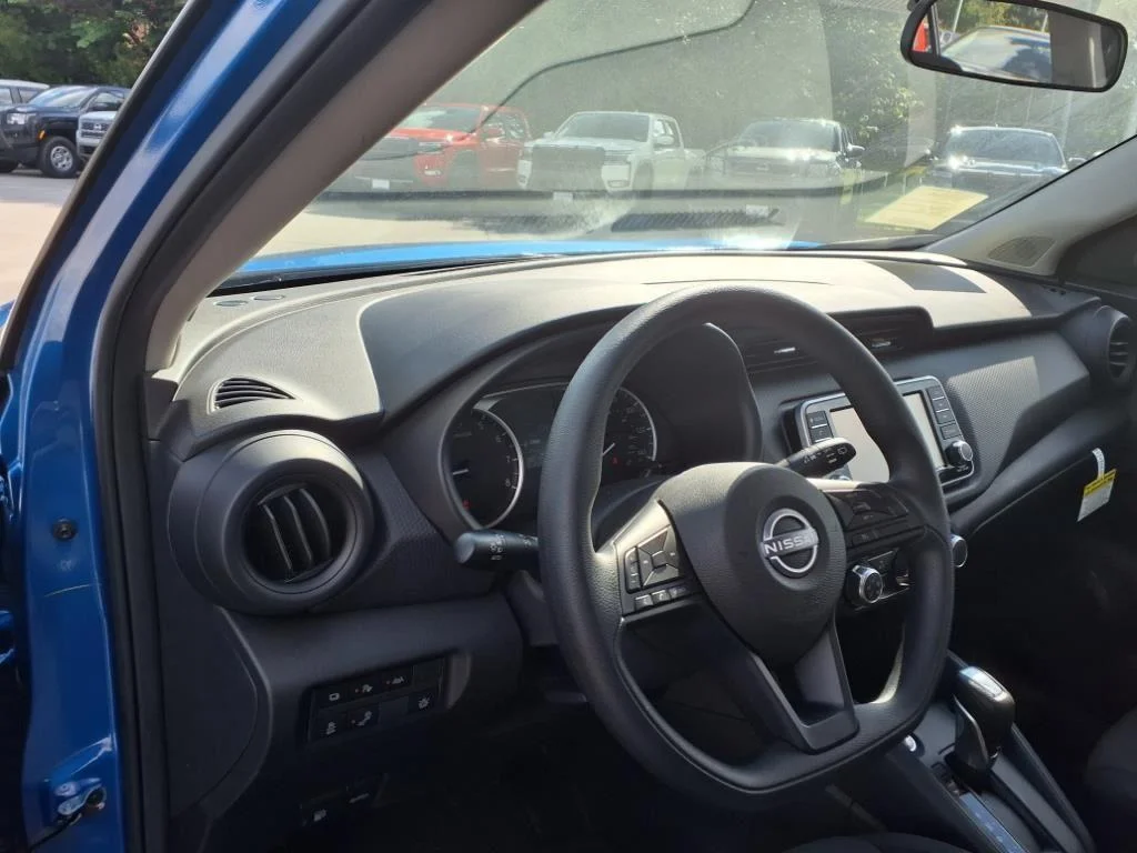 2025 Nissan KICKS PLAY Base - Photo 14