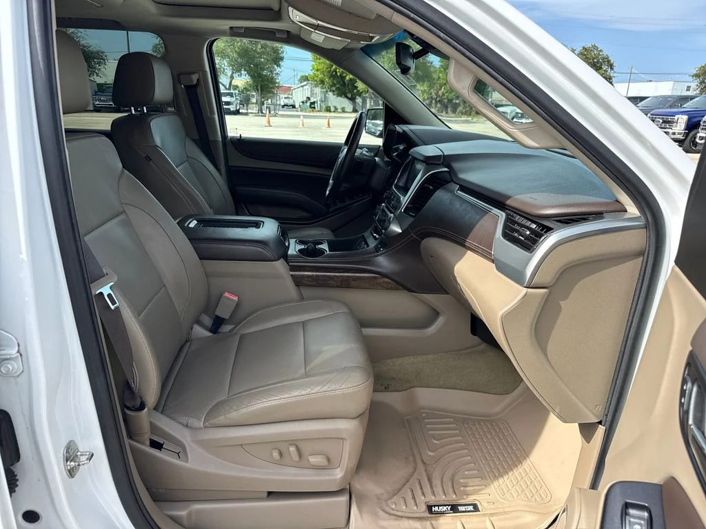 Used 2017 White Chevrolet LT image 29