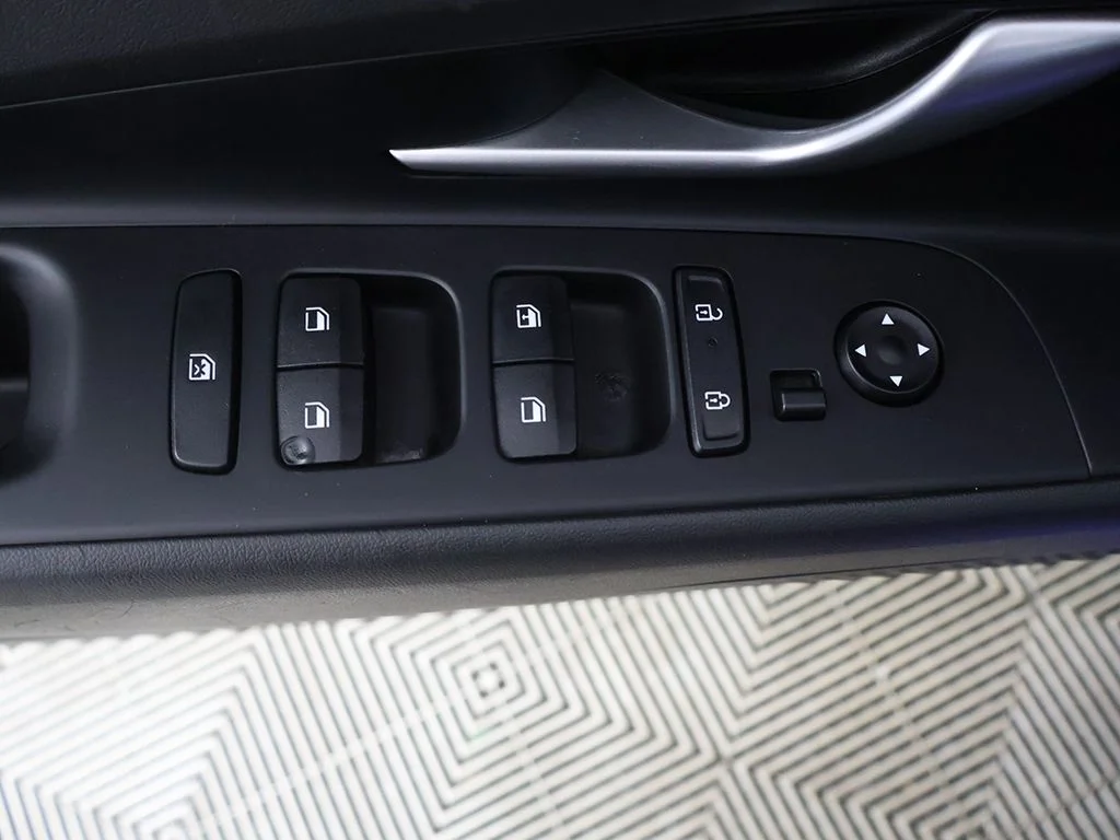 Used 2025 Blue Hyundai SE image 32