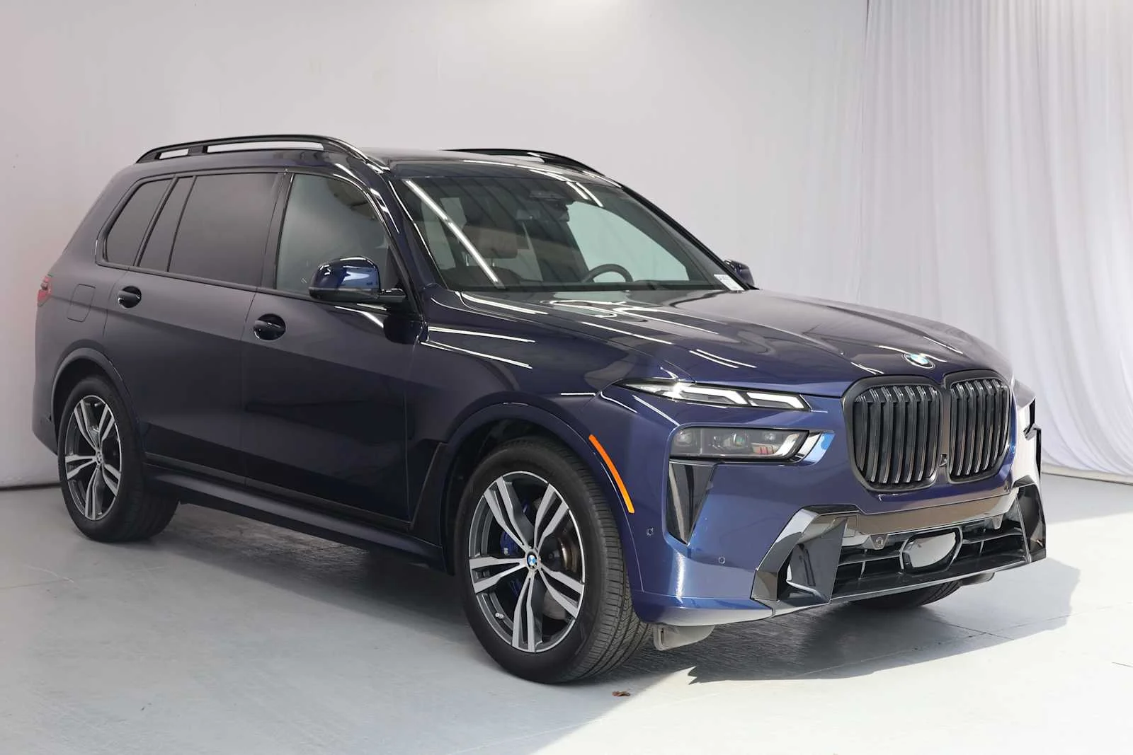 Certified Used 2026 Tanzanite Blue II Metallic BMW xDrive40i image 3