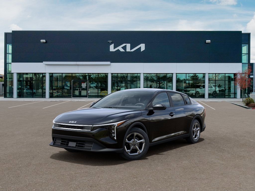 2026 Kia K4 LXS AT's photo