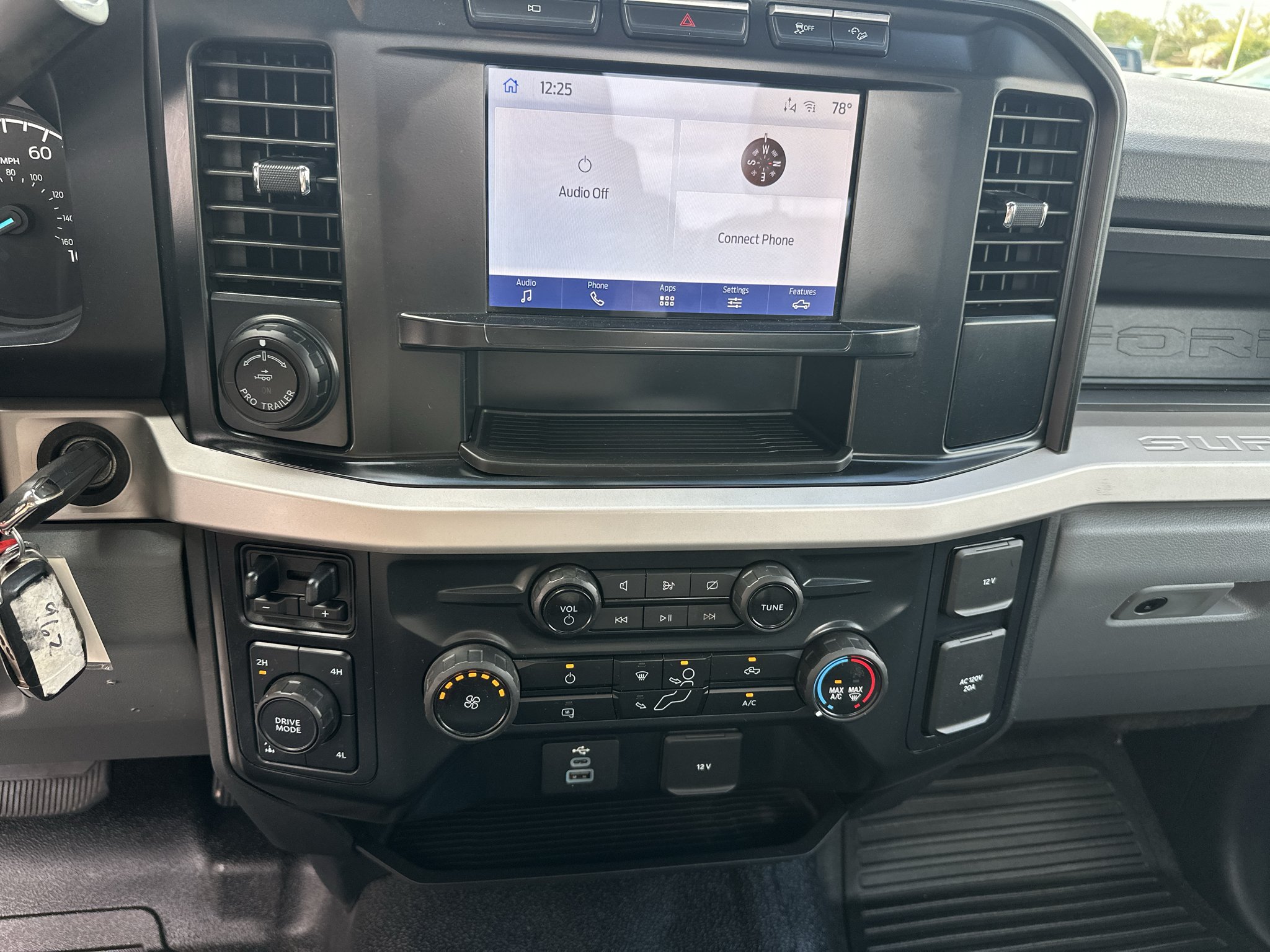 Used 2023 Oxford White Ford XL image 4