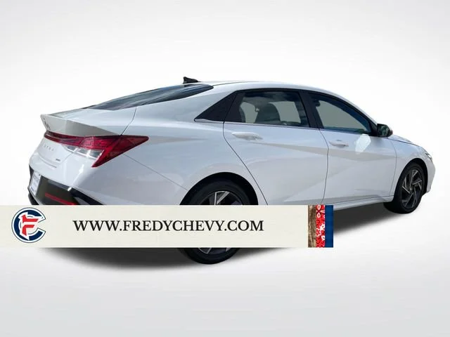 Used 2025 White Hyundai Limited image 5