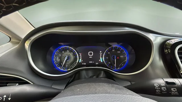 Used 2024 White Chrysler Touring L image 15