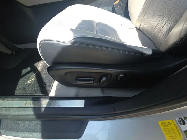 Used 2017  Lexus 350 image 12