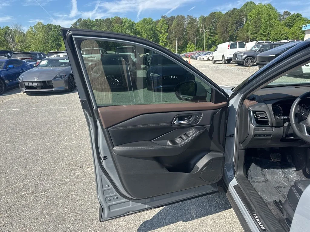 Used 2023 Gray Nissan SL image 25
