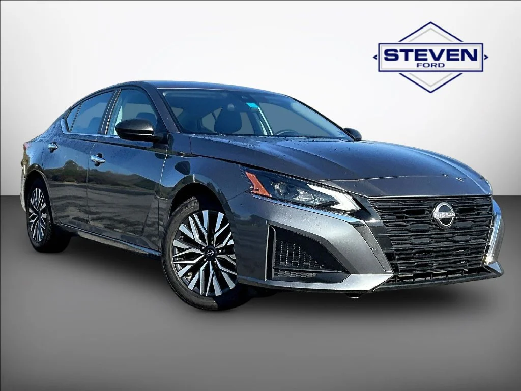 2025 Nissan Altima
