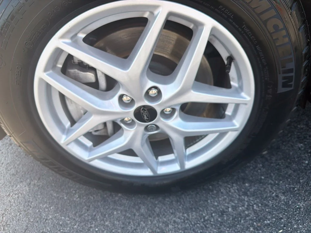 Used 2023 Oxford White Ford SEL image 9