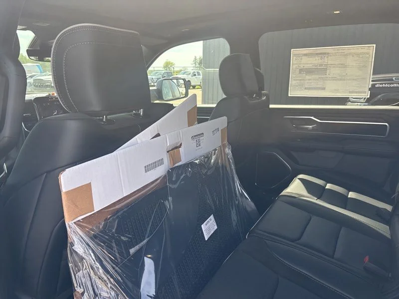 New 2026 Diamond Black Crystal Pearl-Coat Exterior Paint RAM Laramie image 11