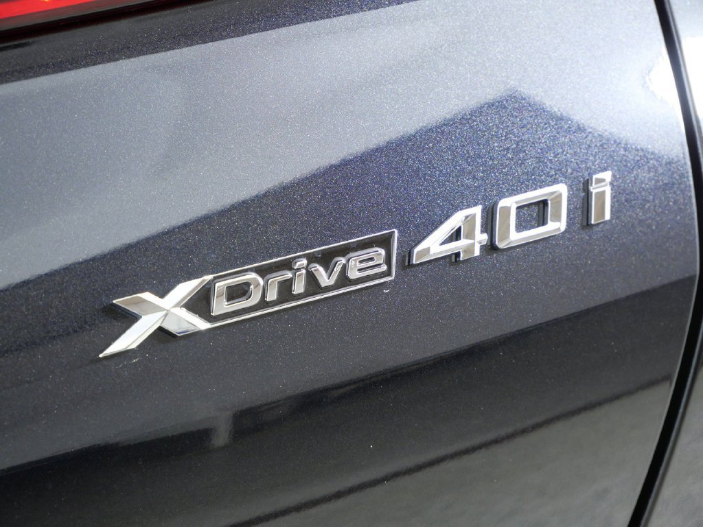 New 2027 Black Sapphire Metallic BMW xDrive40i image 12
