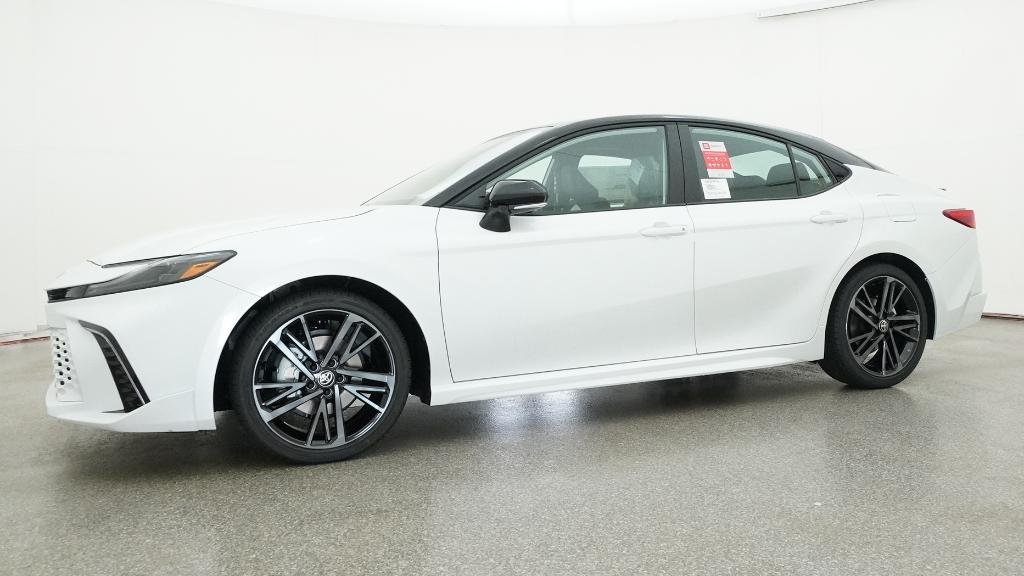 New 2026 Wind Chill Pearl with Midnight Black Metallic roof Toyota XSE image 15