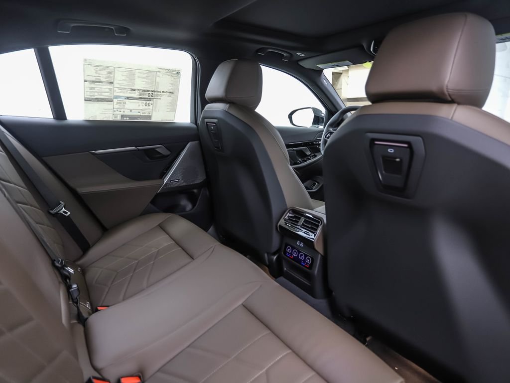 Used 2026 Black Sapphire Metallic BMW 530i xDrive image 27