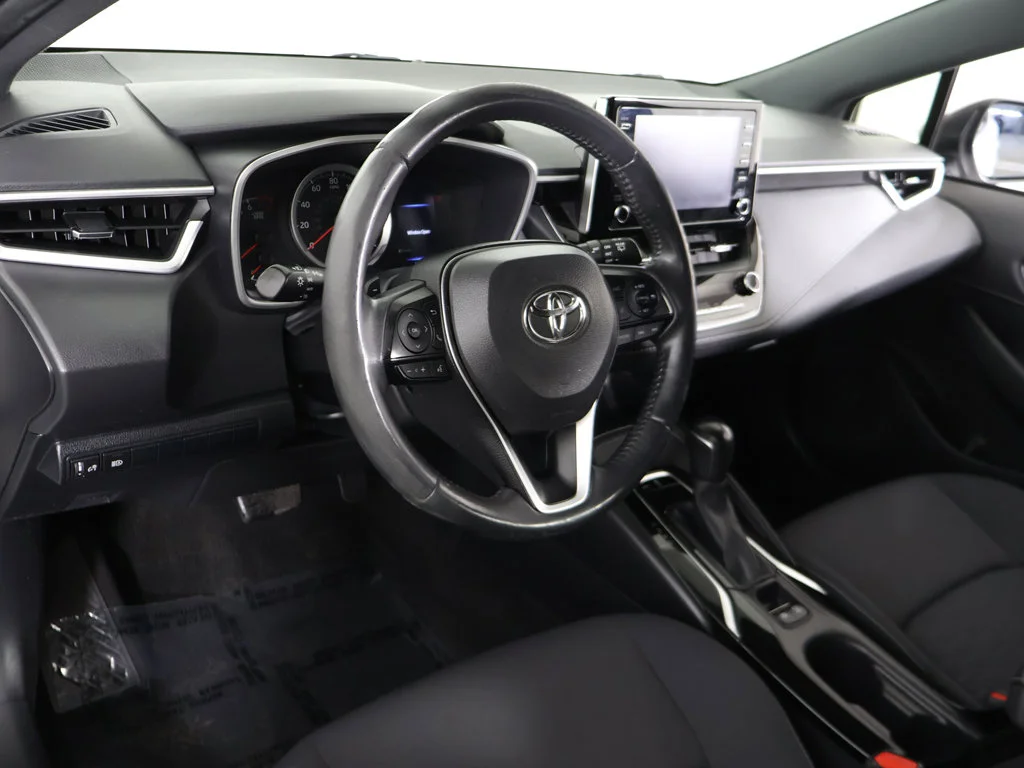 Used 2019 White Toyota SE image 23