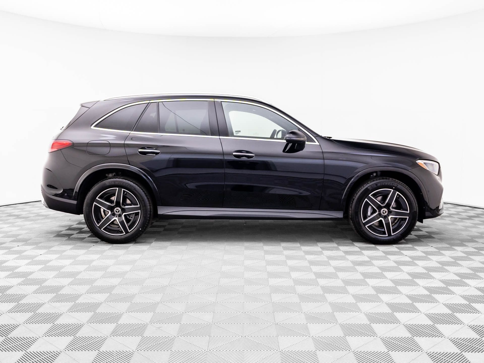 New 2026 Black Mercedes-Benz GLC 300 image 6