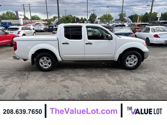 Used 2006 White Nissan SE image 3