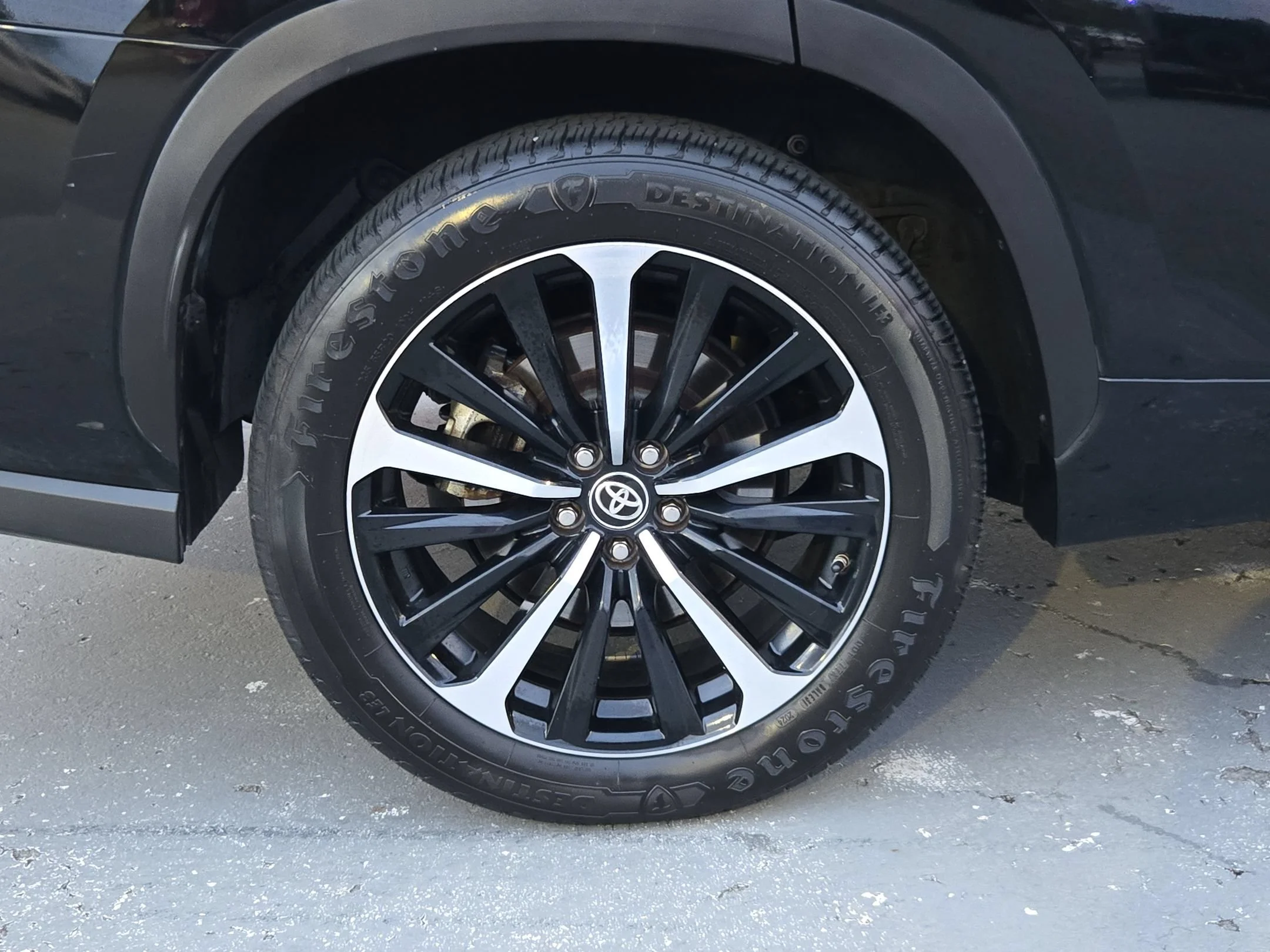Used 2021 Midnight Black Metallic Toyota XSE image 17