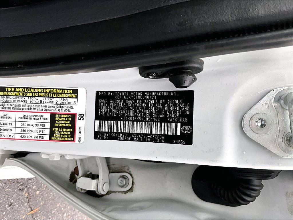 Used 2022 Ice Toyota XSE image 36
