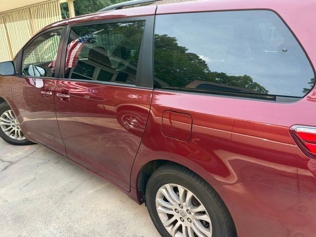 Used 2015 Red Toyota XLE Premium image 2