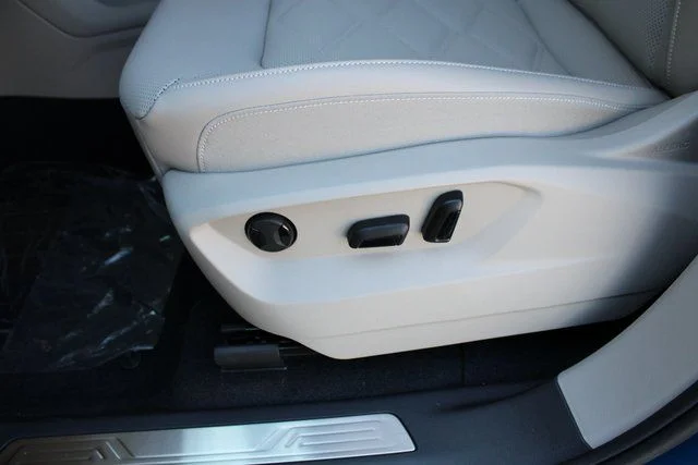 2026 Volkswagen Atlas SE w/Tech - Photo 4