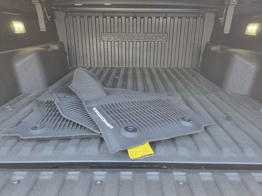 Used 2025  Toyota  image 13