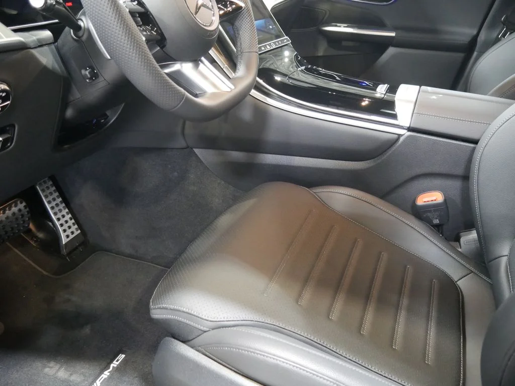 Certified Used 2026 Black Mercedes-Benz GLC 300 image 18