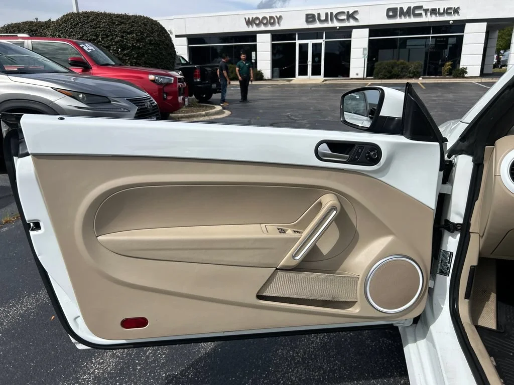 2019 Volkswagen Beetle S - Photo 16