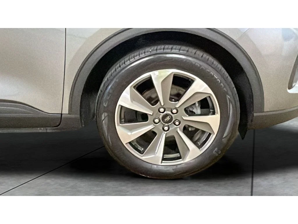 Used 2024 Gray Metallic Ford Platinum image 19