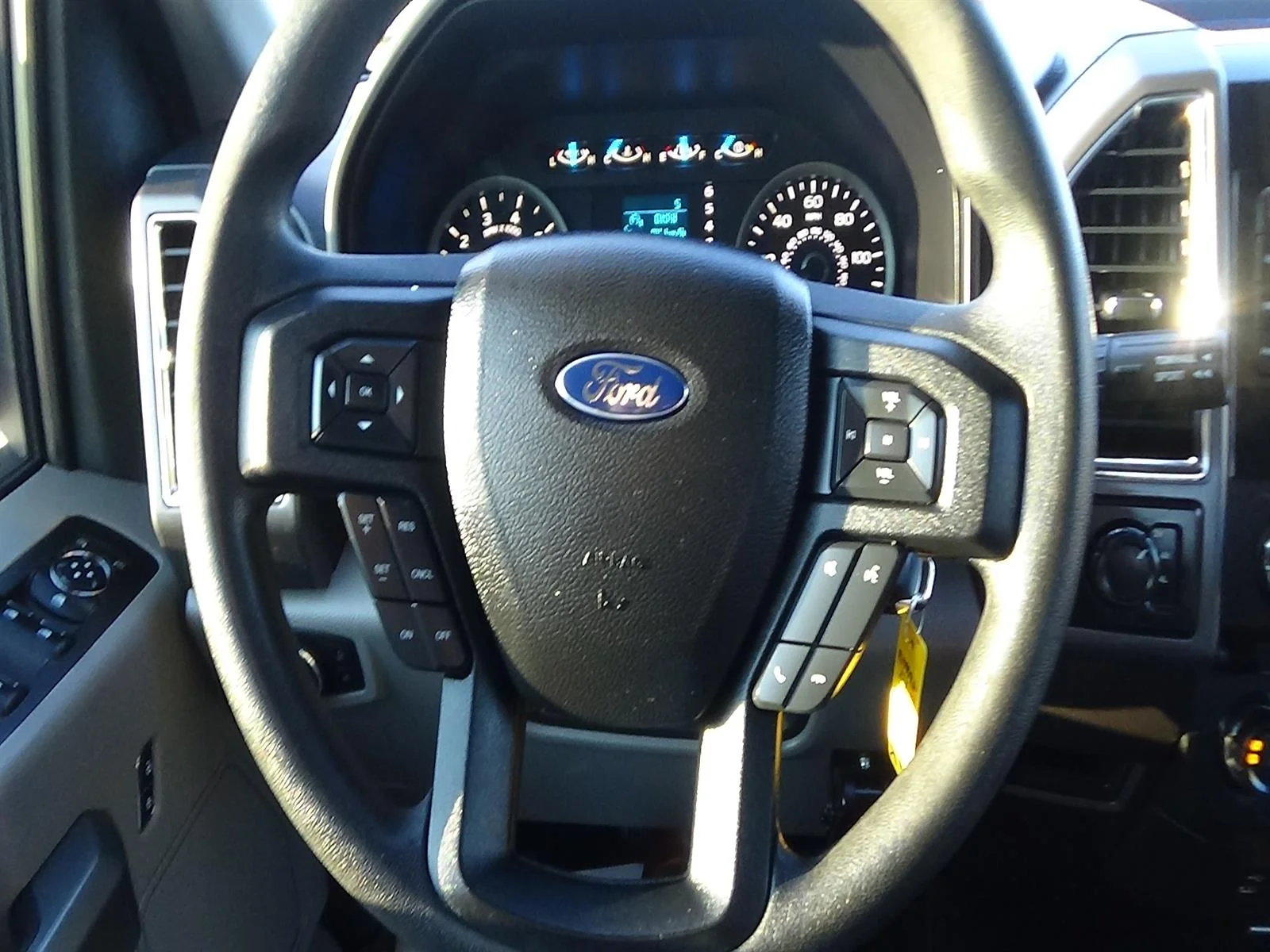 Used 2016 Race Red Ford XLT image 19