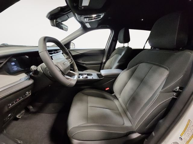 New 2026 Bright White Clear-Coat Exterior Paint Jeep Laredo image 9