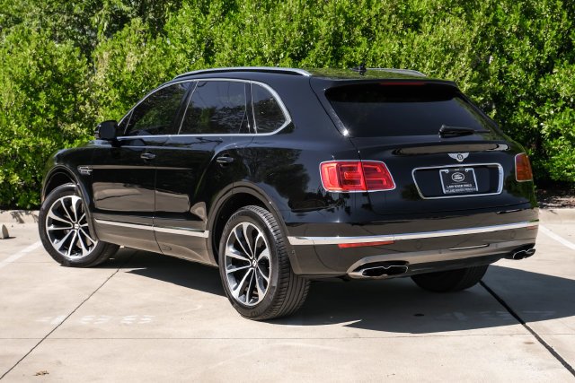 Used 2019 Black Crystal over Cricket Ball Bentley V8 image 15