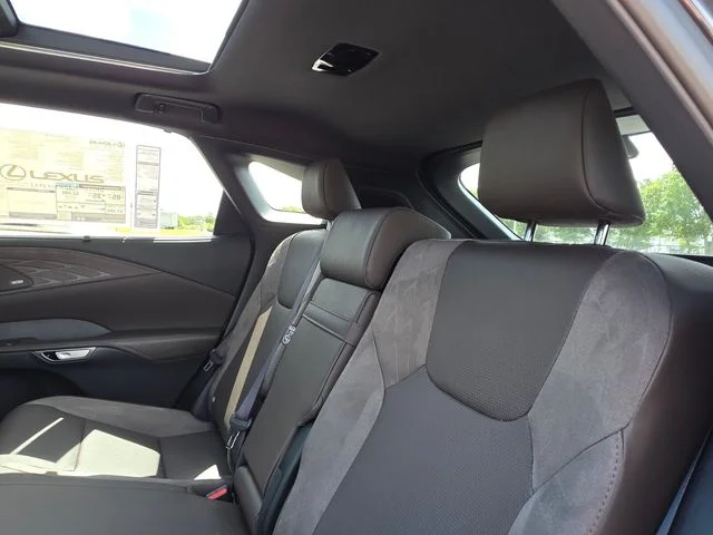 2026 Lexus RX 450h+ Luxury - Photo 16