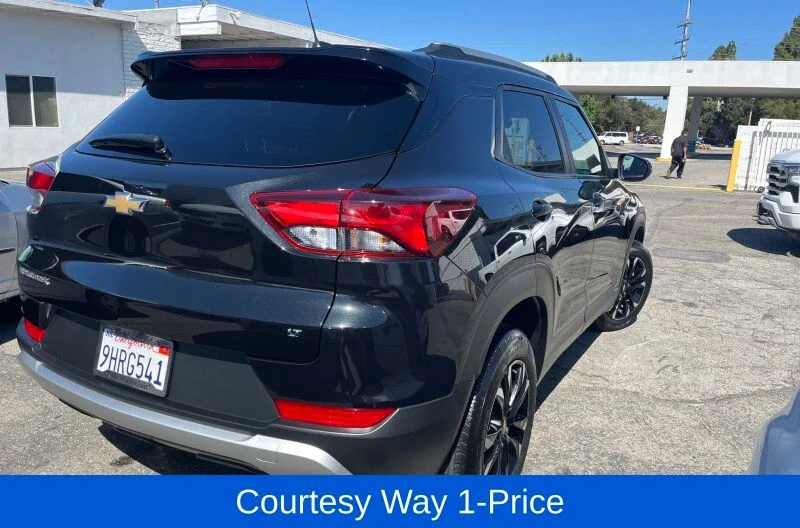 Used 2023 Black Chevrolet LT image 4