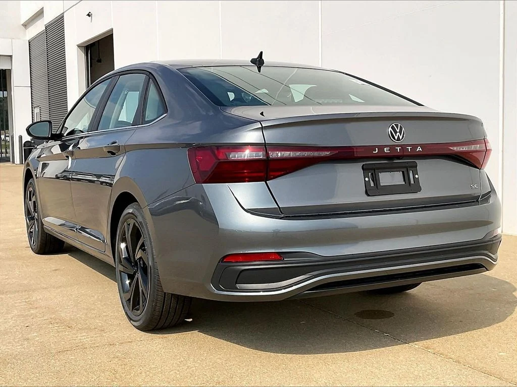 New 2027 Silver Volkswagen 1.5T SE image 3