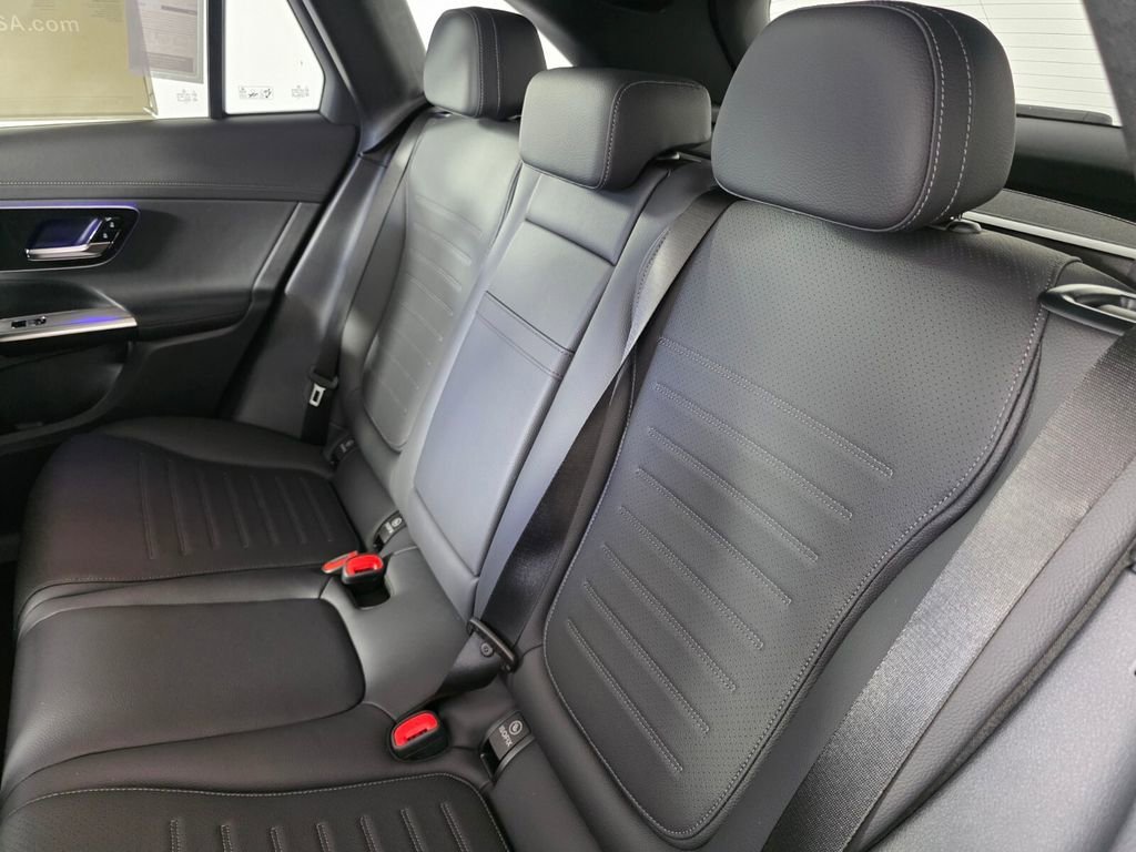 New 2026 Black Mercedes-Benz GLC 300 image 31