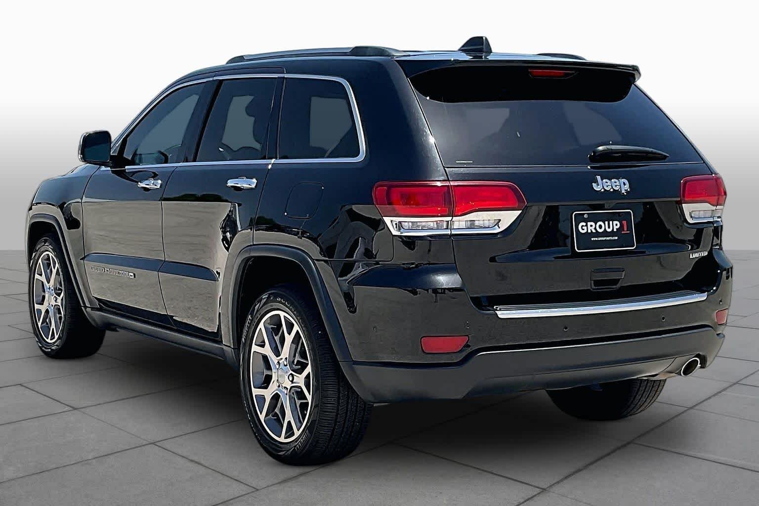 Used 2022 Diamond Black Crystal Pearlcoat Jeep Limited image 12