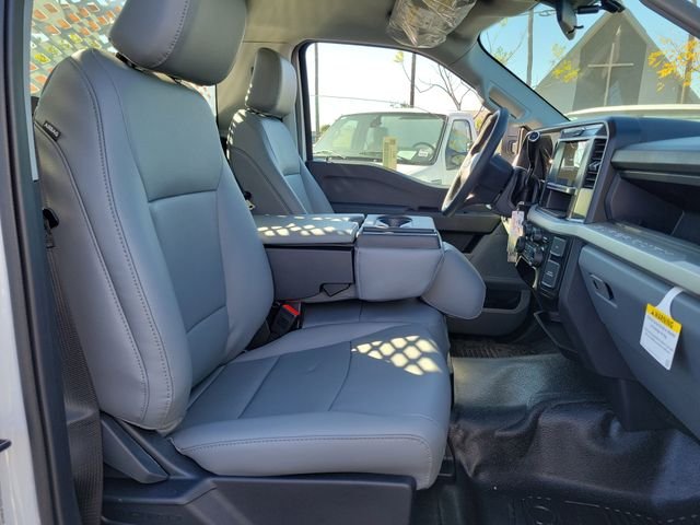 New 2026 Oxford White Ford F-450® XL image 14