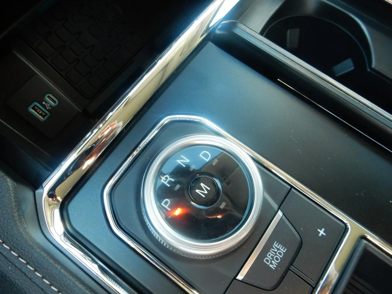 New 2022 Black Ford XLT 4X2 image 39
