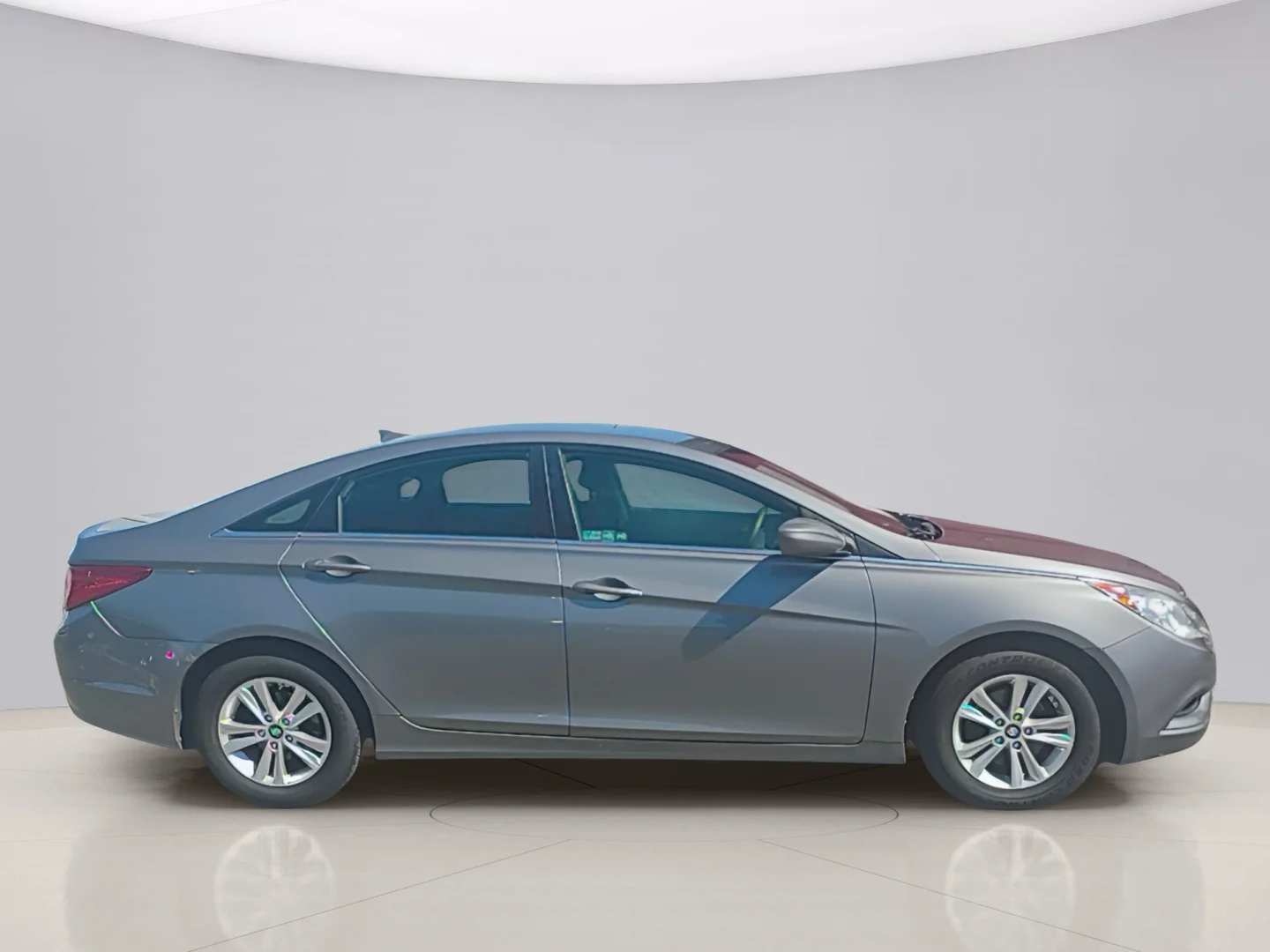 Used 2013 Gray Hyundai GLS image 6