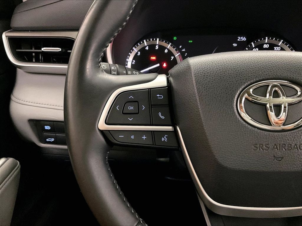 Used 2022 Gray Toyota XLE image 22