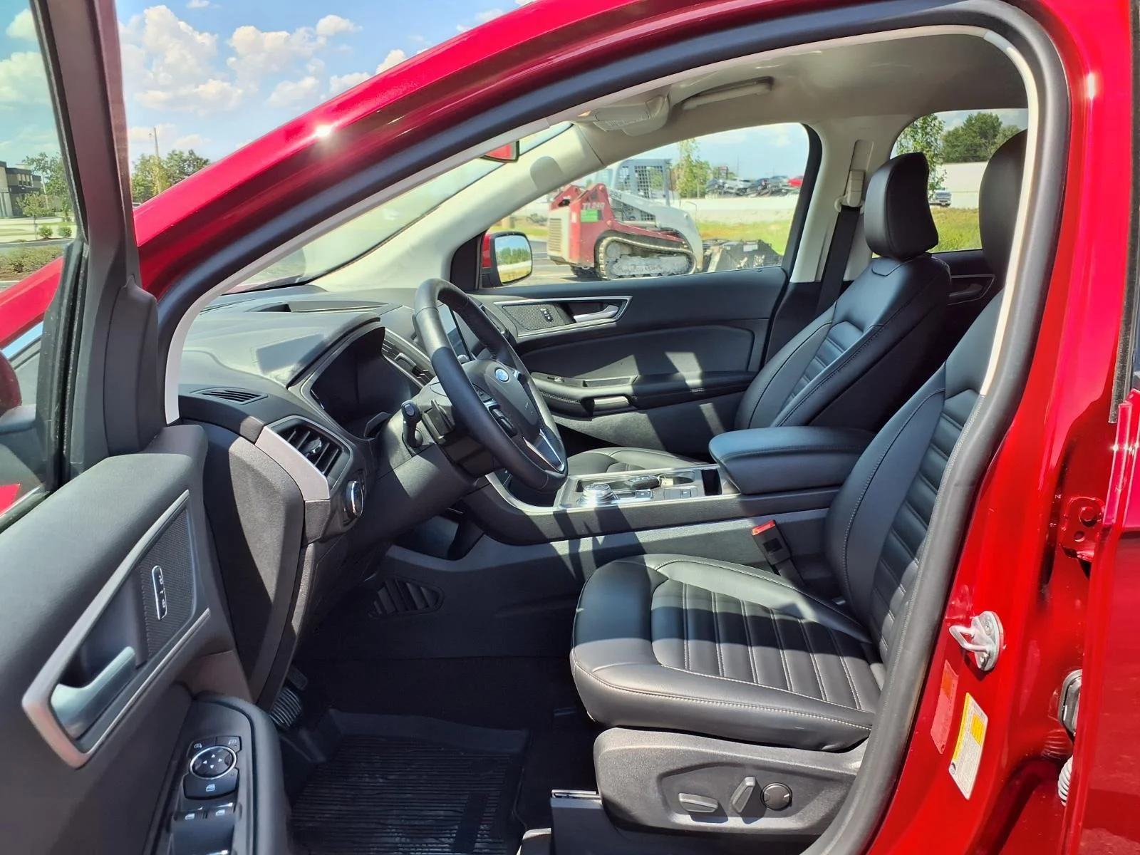 Used 2024 Rapid Red Metallic Tinted Clearcoat Ford SEL image 20