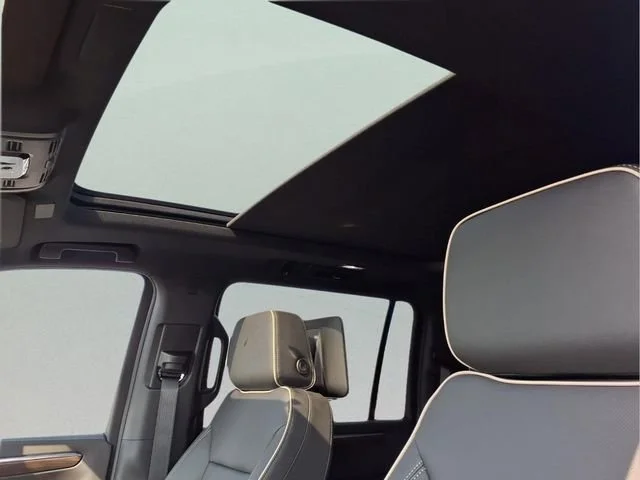 New 2026 Polar White Tricoat Chevrolet Premier image 19