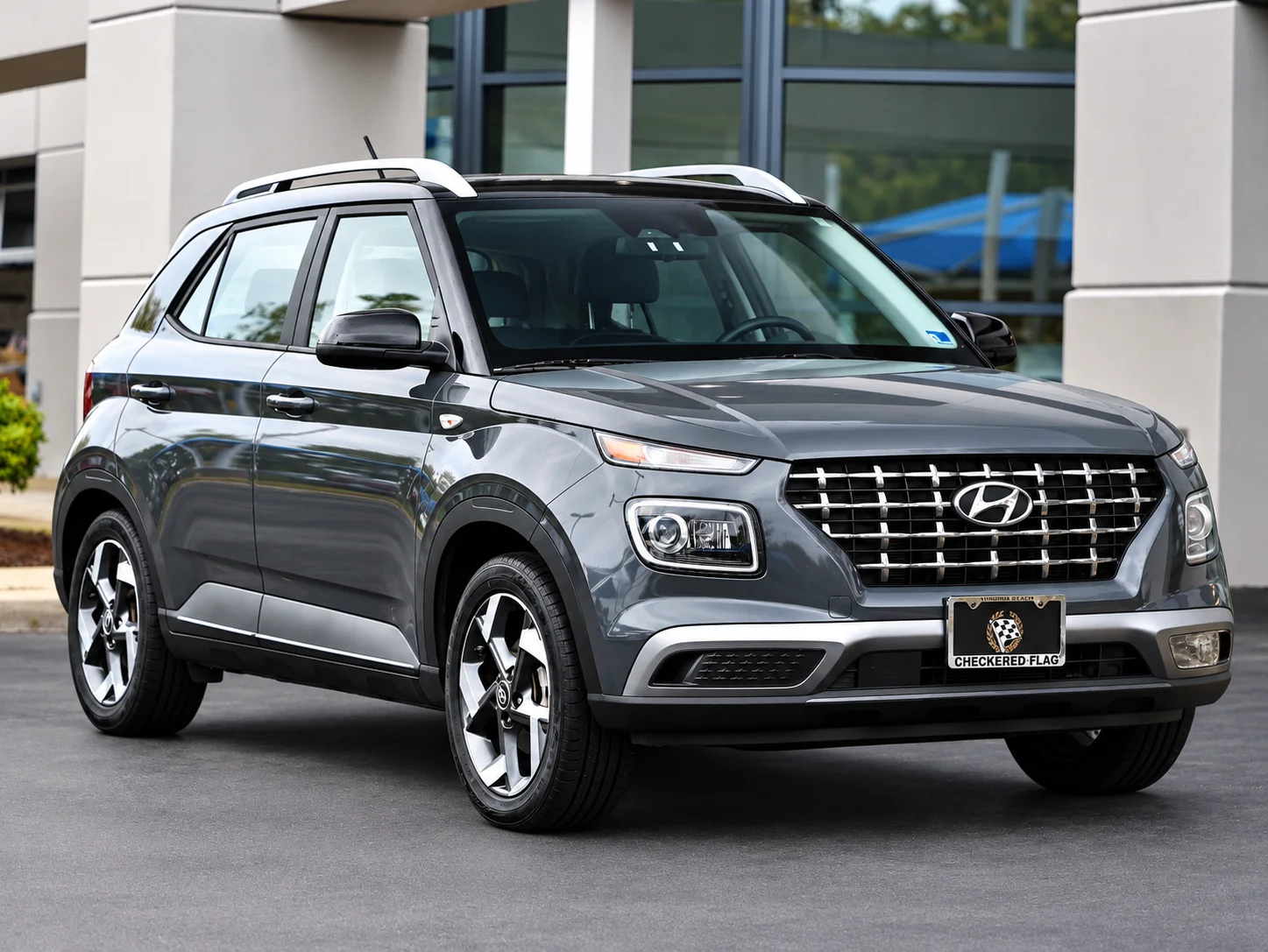 Used 2023 Ecotronic Gray Hyundai Limited image 1
