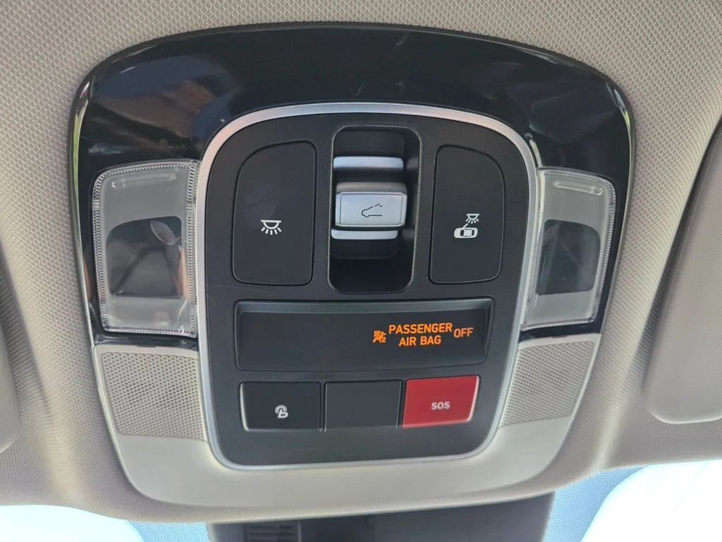 Used 2023 Gray Hyundai SEL image 19