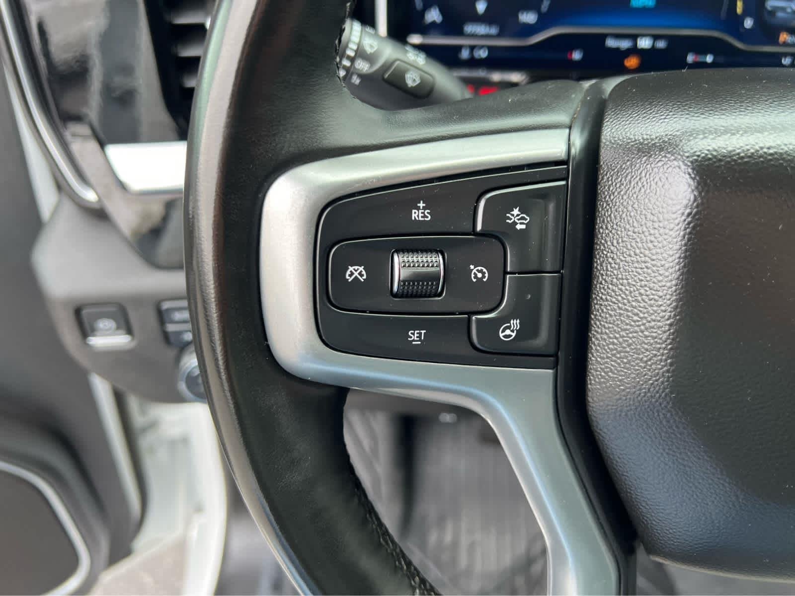 Used 2024 Summit White Chevrolet LT image 19